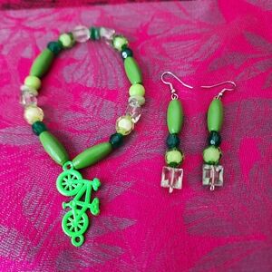 Handmade Green Wooden Beaded Earring and Stretch Bracelet Set.
